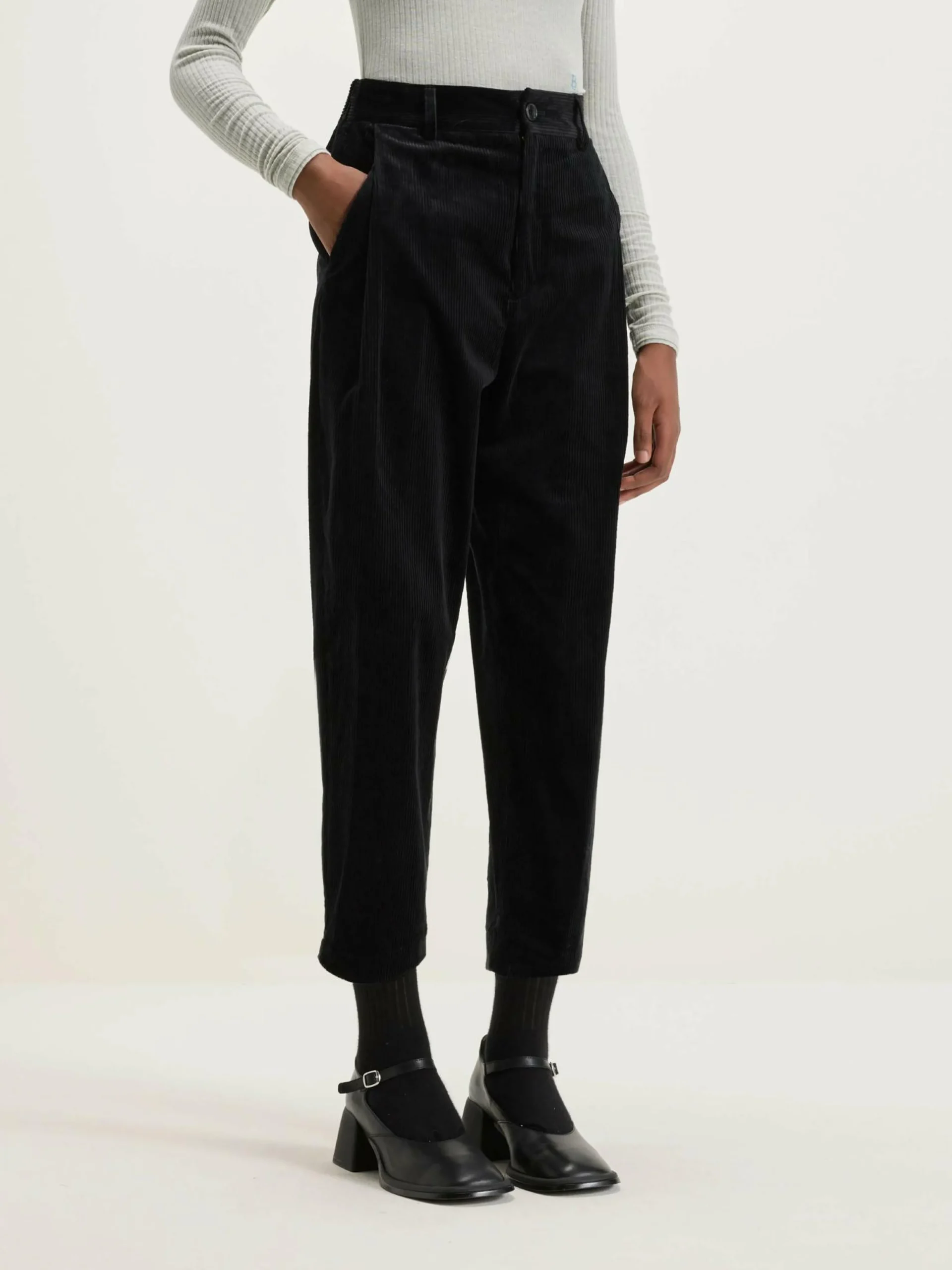 NICHOLSON & NICHOLSON Pantalon Sand Boyfriend En Velours Côtelé