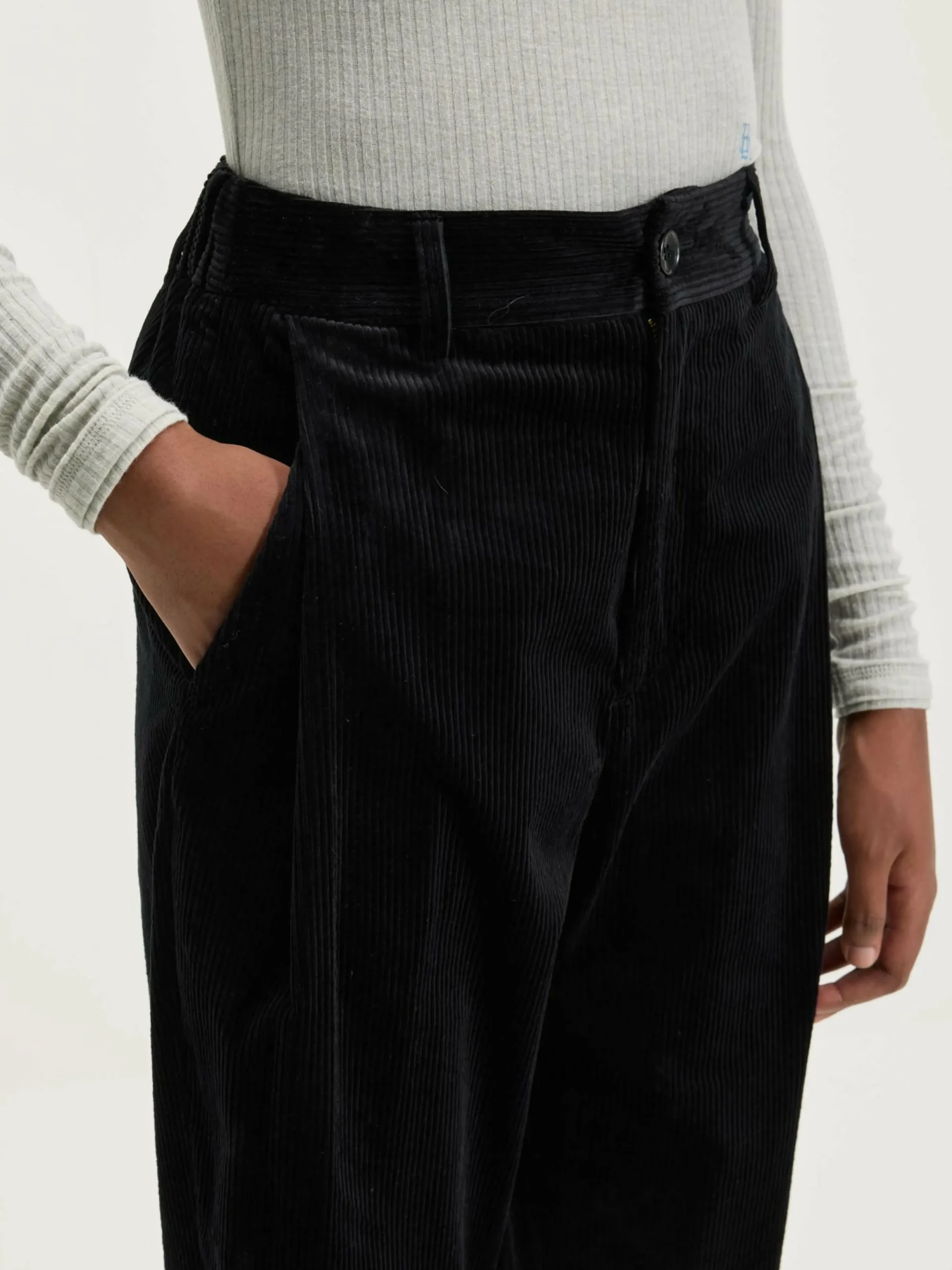 NICHOLSON & NICHOLSON Pantalon Sand Boyfriend En Velours Côtelé